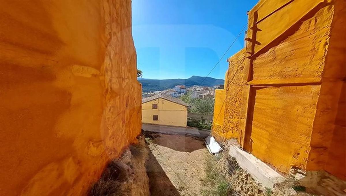 Terreno en venta en Banyeres de Mariola, Alicante photo 5