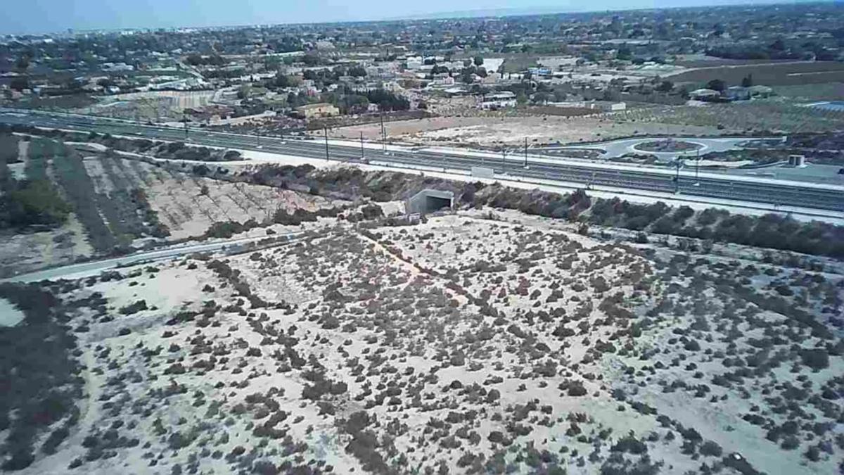 Terreno en venta en Elche / Elx, Alicante photo 4