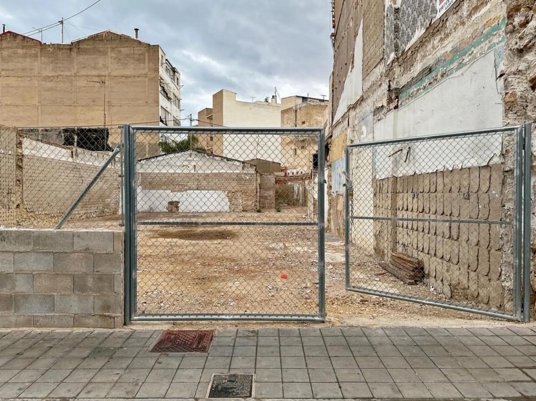 Terreno en venta en Alicante / Alacant, Alicante photo 2