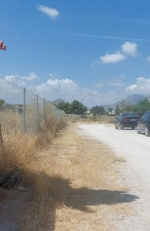 Terreno en calle Azorín thumbnail 1