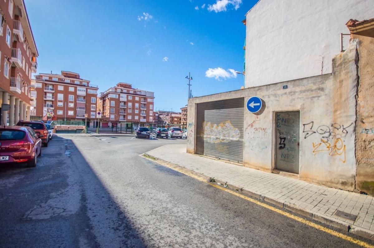 Terreno en venta en Petrer, Alicante photo 2