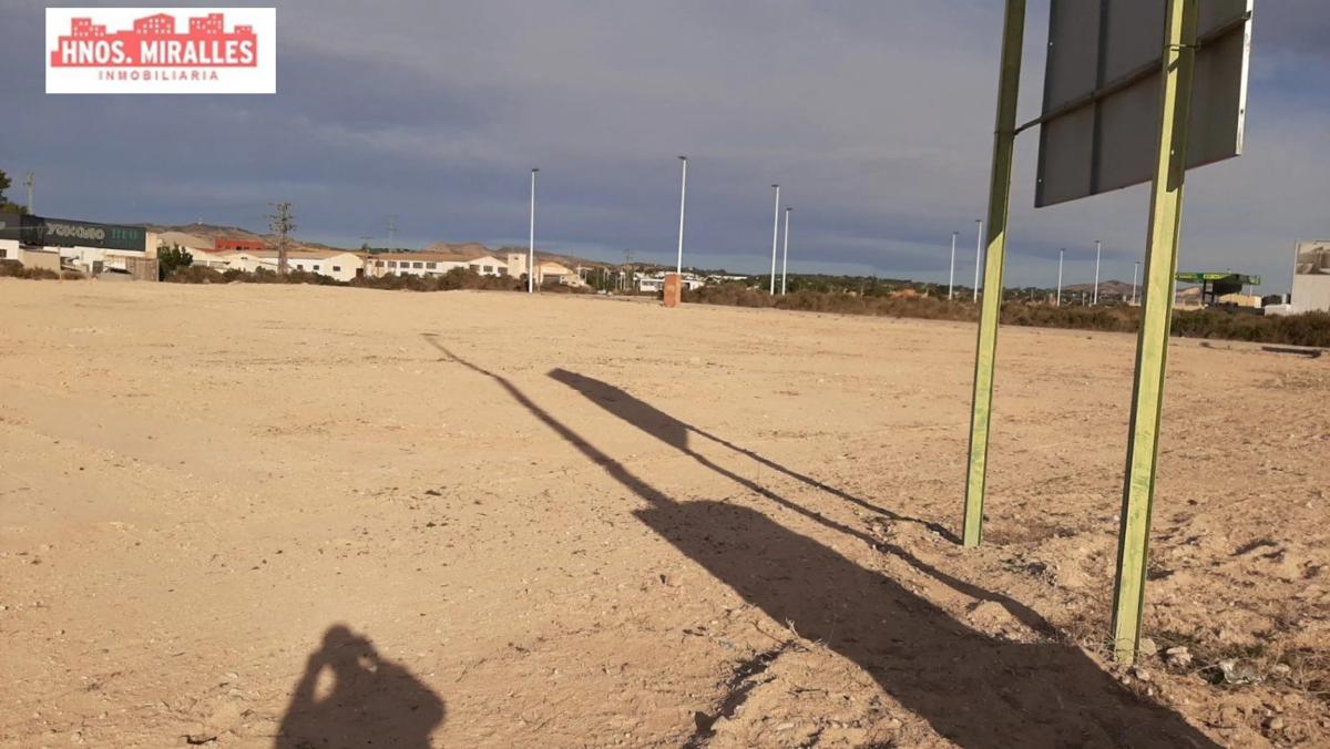 Terreno en venta en Elche / Elx, Alicante photo 2