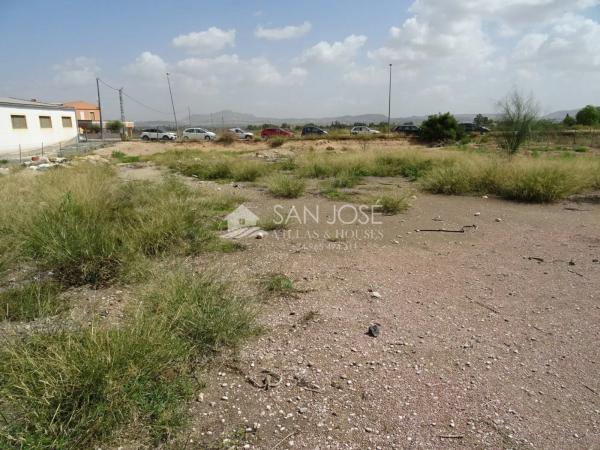 Terreno en Barrio El Castillo photo 2