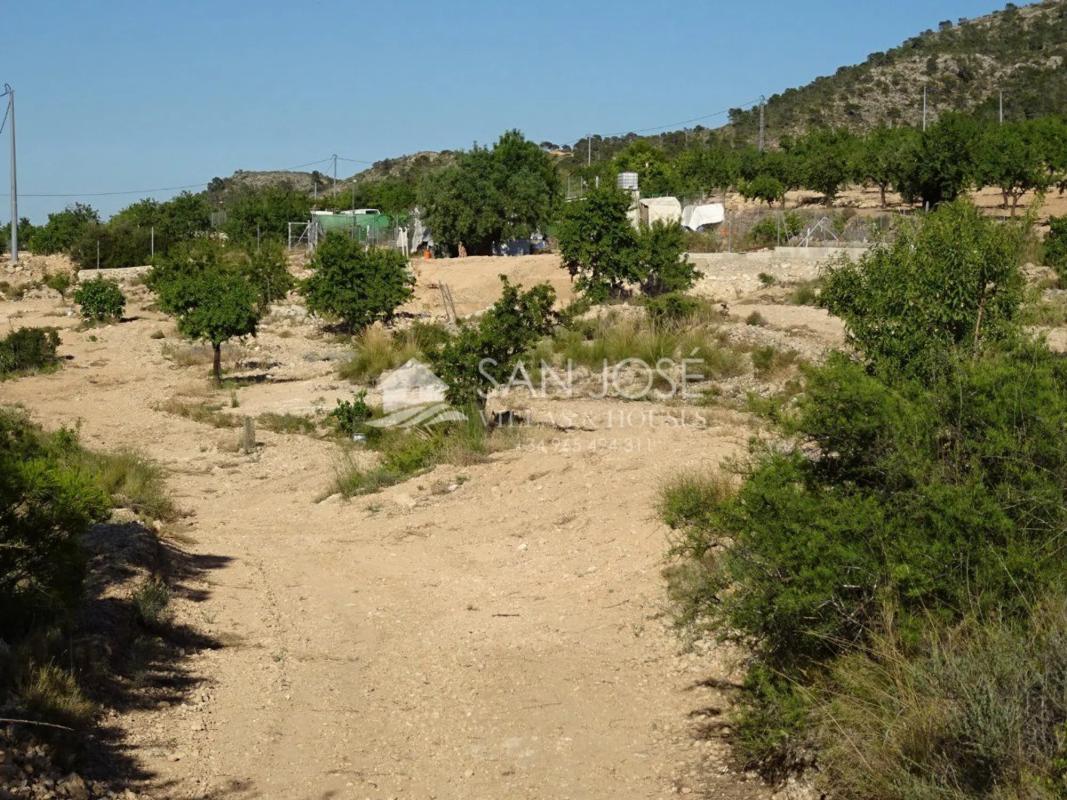 Terreno en venta en Hondón de las Nieves, Alicante photo 3