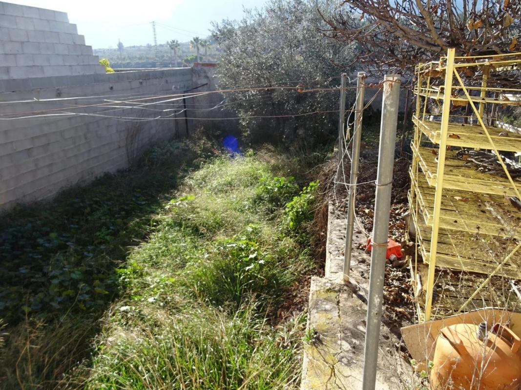 Terreno en venta en Hondón de las Nieves, Alicante photo 1