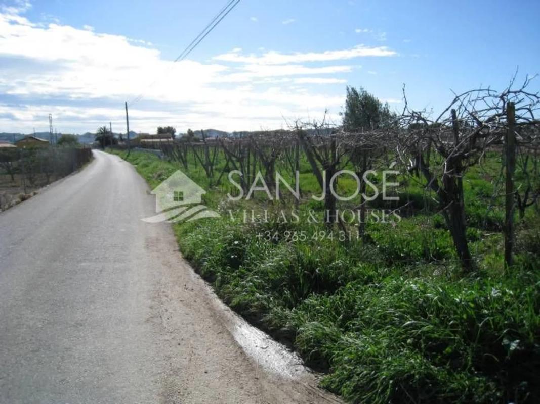 Terreno en venta en Aspe, Alicante photo 1