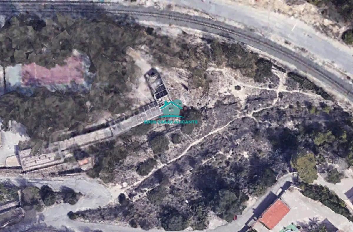 Terreno en venta en El Campello, Alicante photo 1