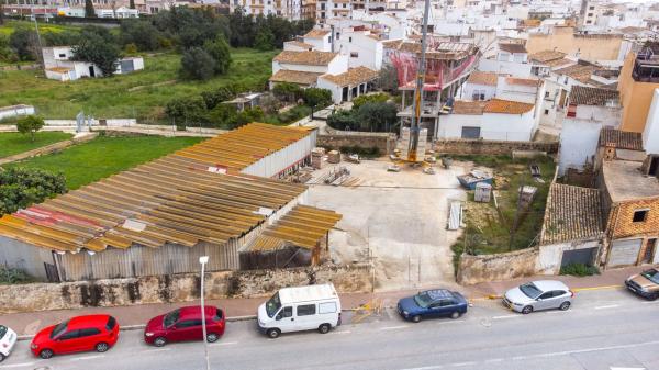 Terreno en calle Jurados thumbnail 1
