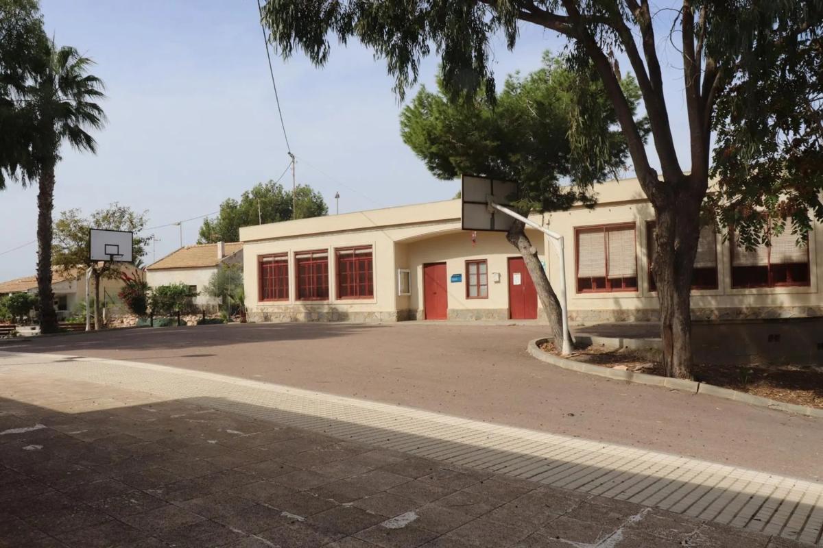Terreno en venta en Elche / Elx, Alicante photo 2