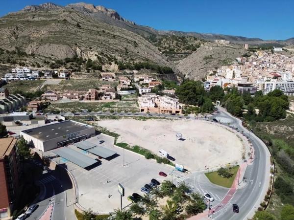 Terreno en avenida Joan Fuster, 26 photo 1