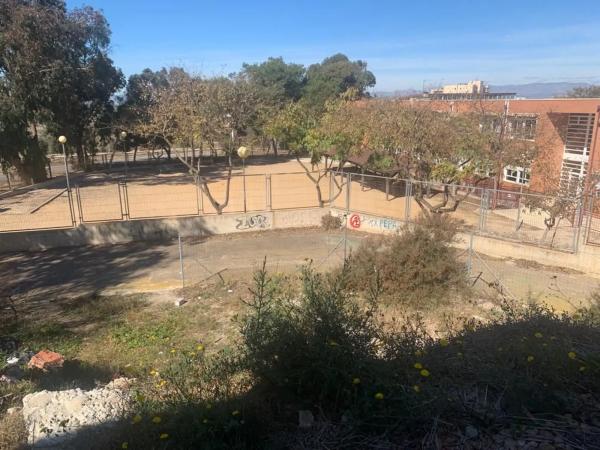 Terreno en calle Almoradí thumbnail 2