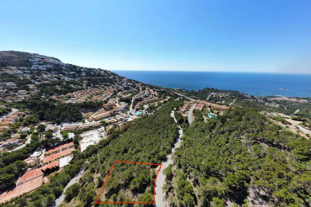 Land for sale in Altea, Alicante photo 1
