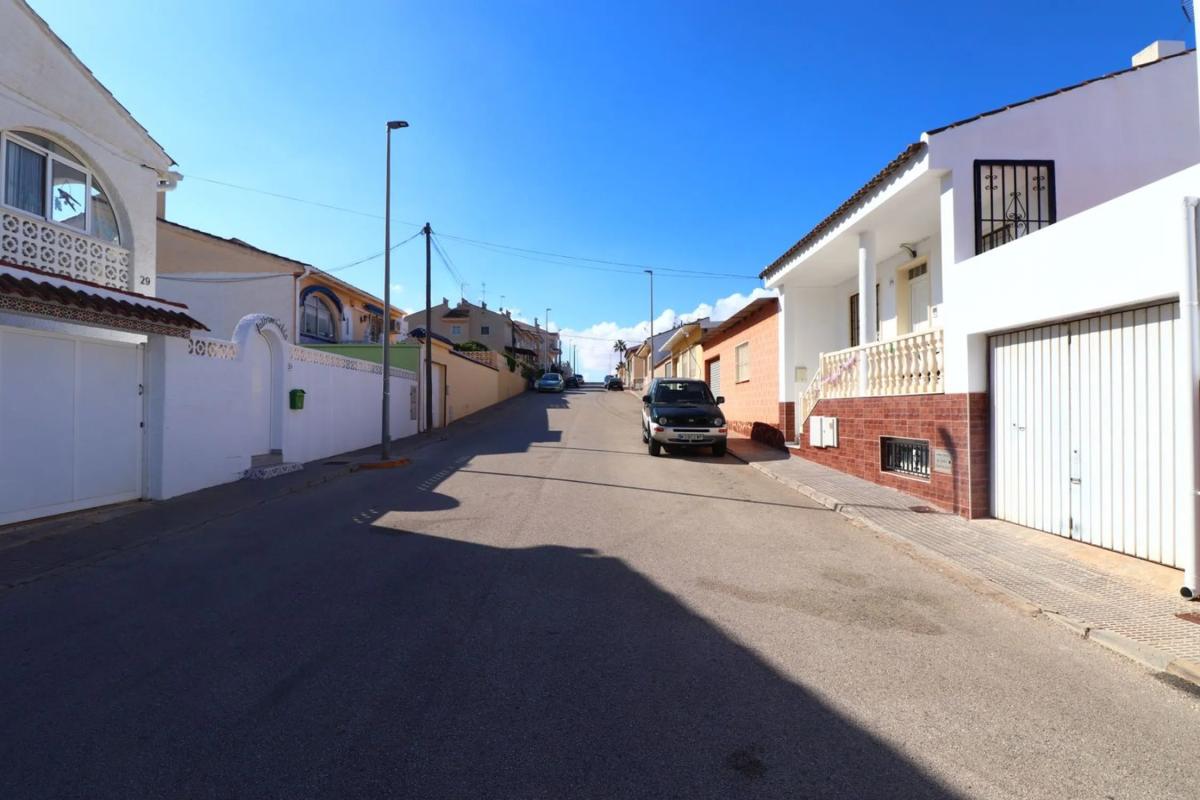Terreno en venta en Benijofar, Alicante photo 1
