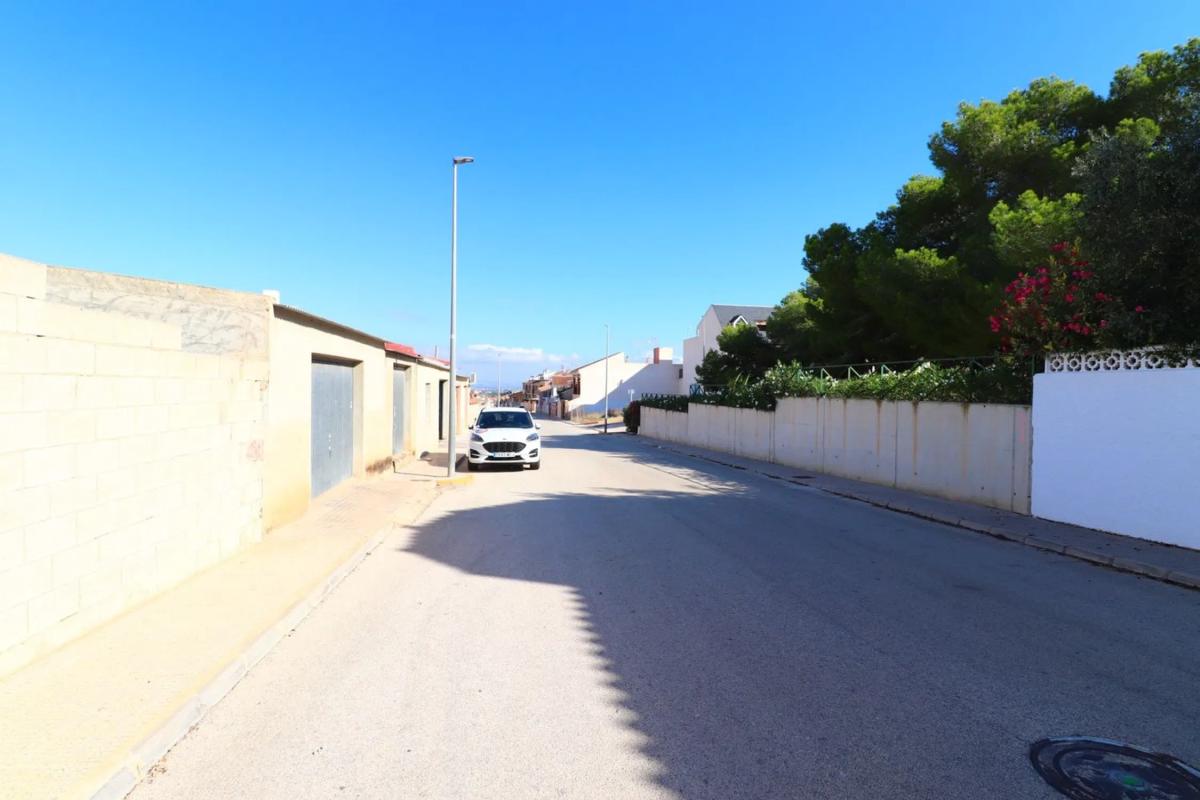 Terreno en venta en Benijofar, Alicante photo 2