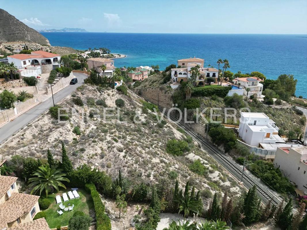 Terreno en venta en El Campello, Alicante photo 2