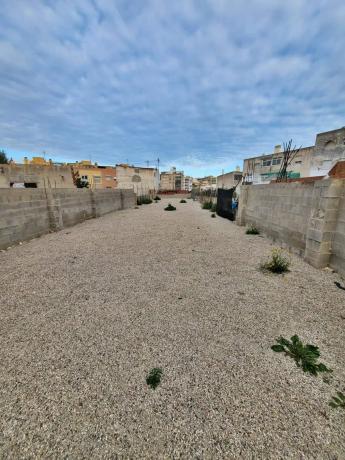 Terreno en calle de Calp photo