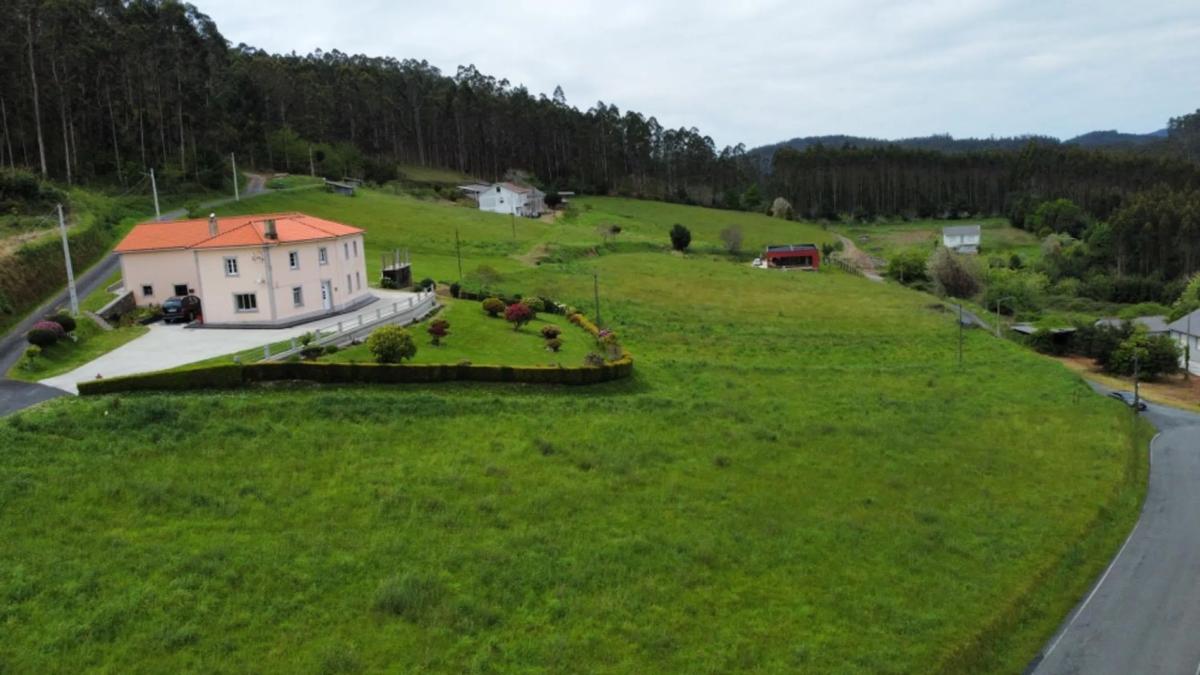 Terreno en venta en Cerdido, A Coruña photo 1