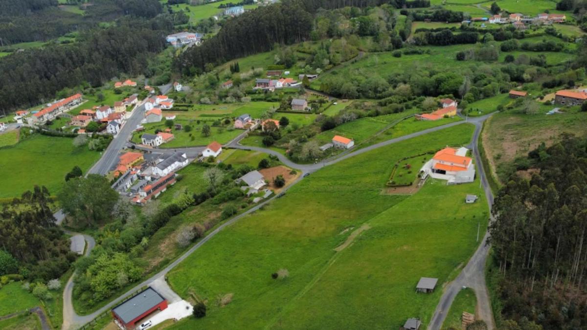 Terreno en venta en Cerdido, A Coruña photo 2