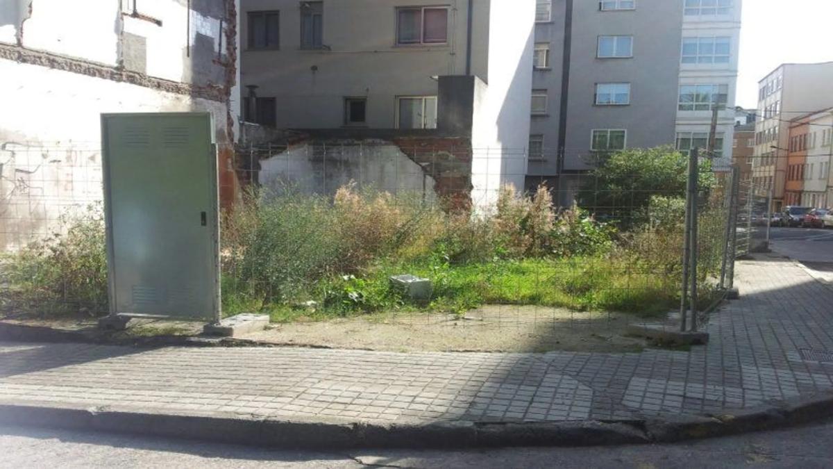 Terreno en venta en Ferrol, A Coruña photo 1
