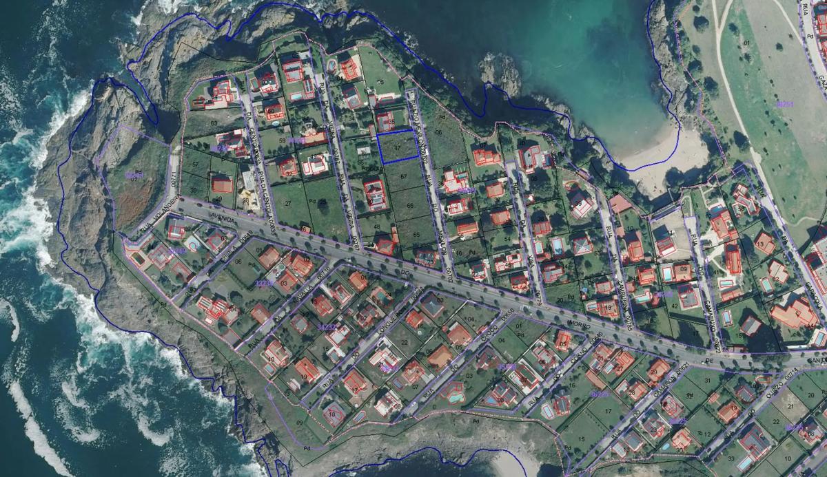 Terreno en venta en Oleiros, A Coruña photo 1
