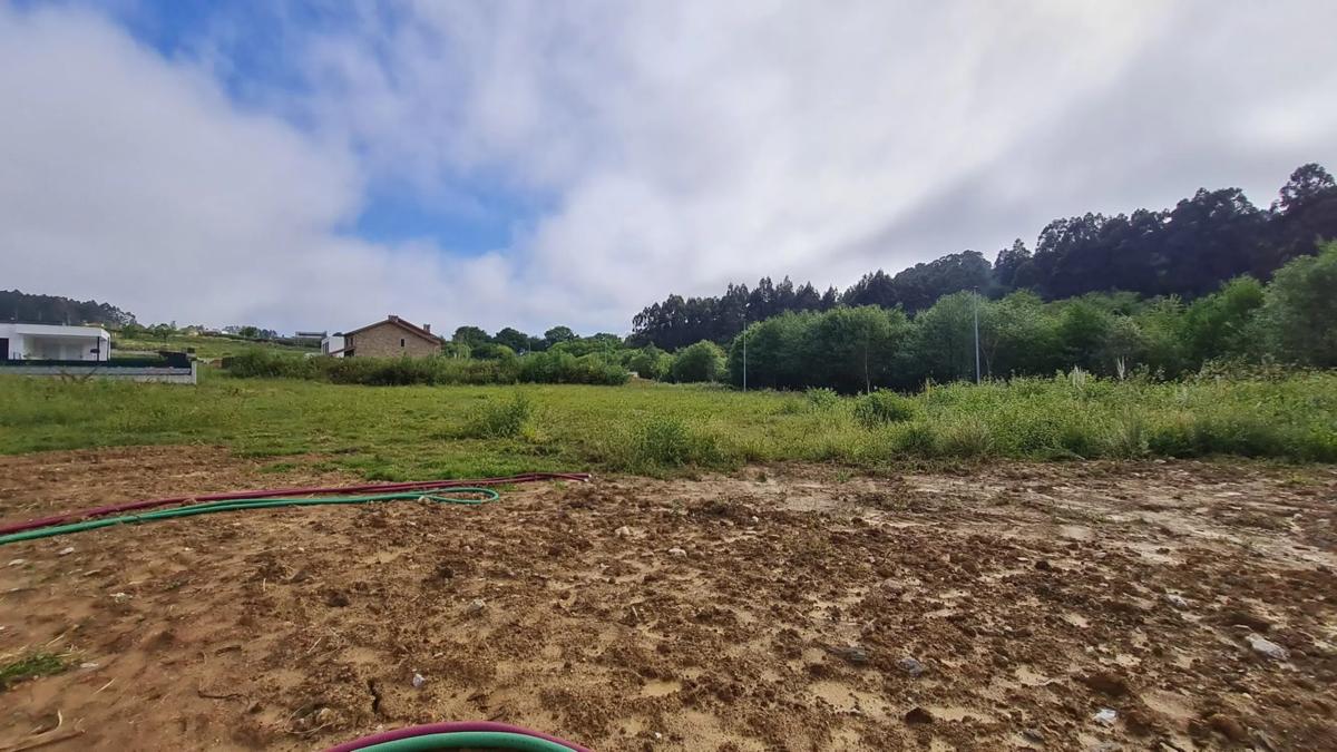 Terreno en venta en Miño, A Coruña photo 4