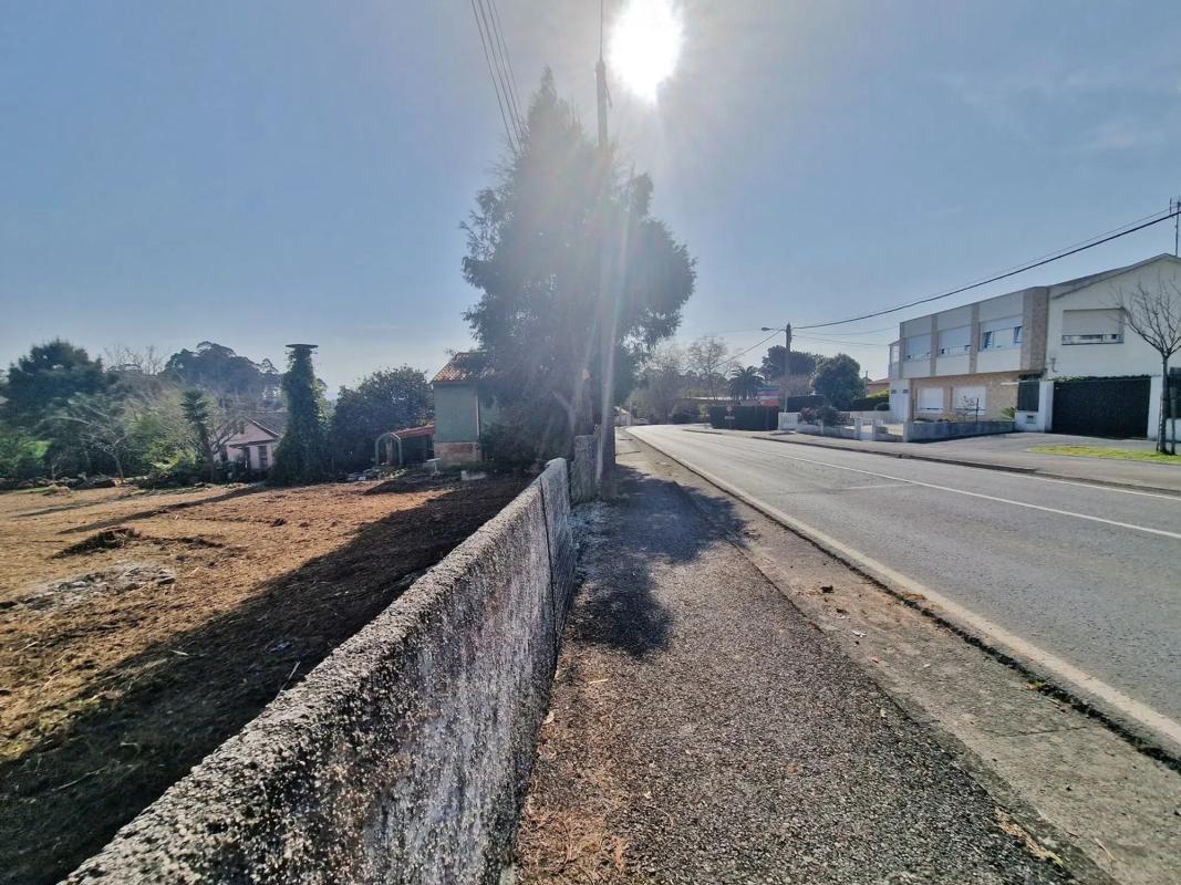Terreno en venta en Oleiros, A Coruña photo 1