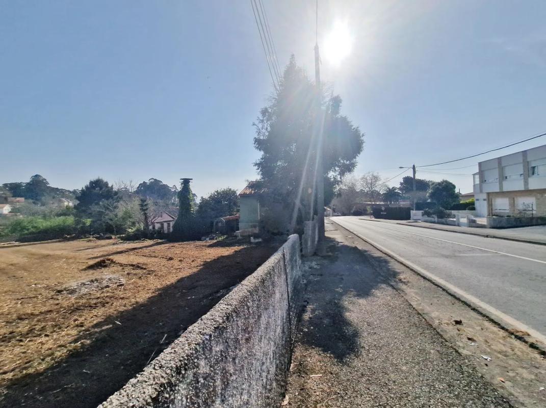 Terreno en venta en Oleiros, A Coruña photo 2