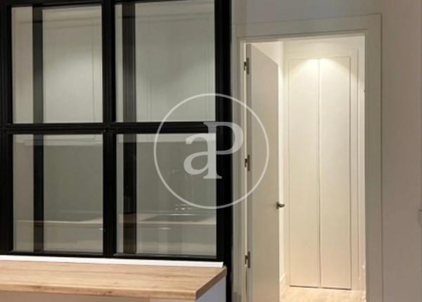 Piso en venta en Barrio Palacio, Madrid
thumbnail 1