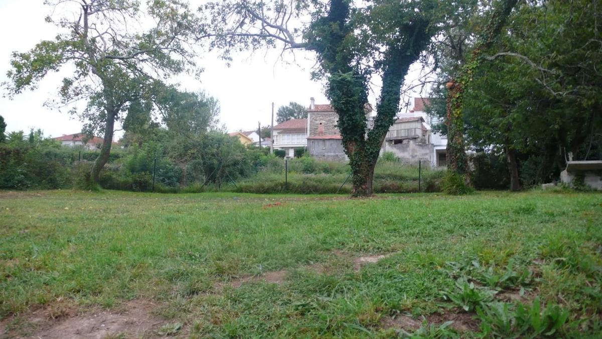 Terreno en venta en Bergondo, A Coruña photo 1
