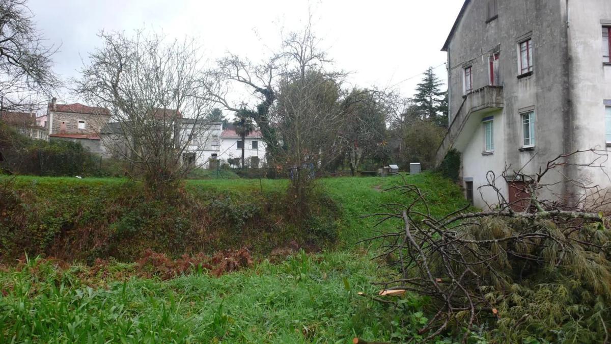 Terreno en venta en Bergondo, A Coruña photo 3