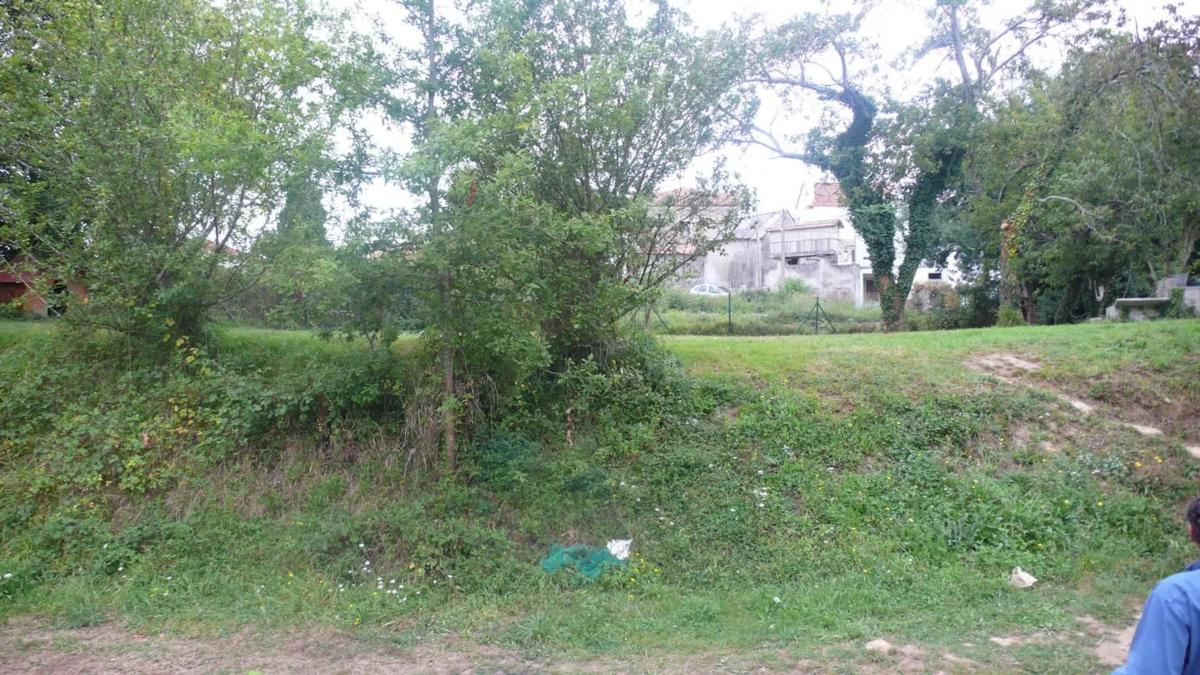 Terreno en venta en Bergondo, A Coruña photo 4