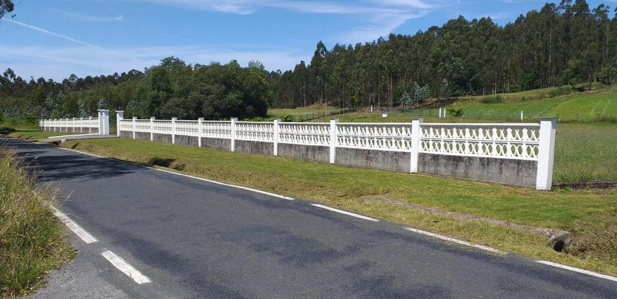 Terreno en venta en Pontedeume, A Coruña photo 1