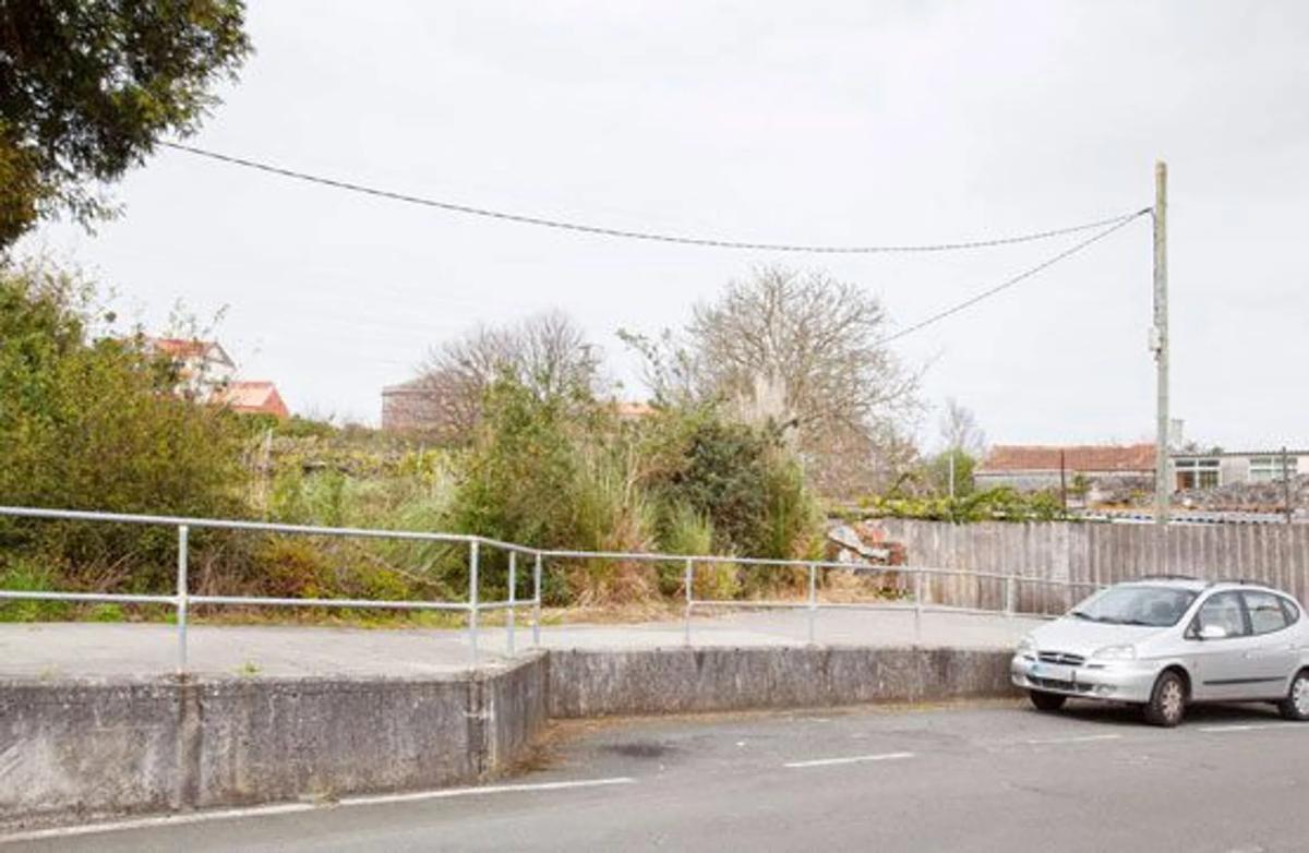 Terreno en venta en Ferrol, A Coruña photo 1