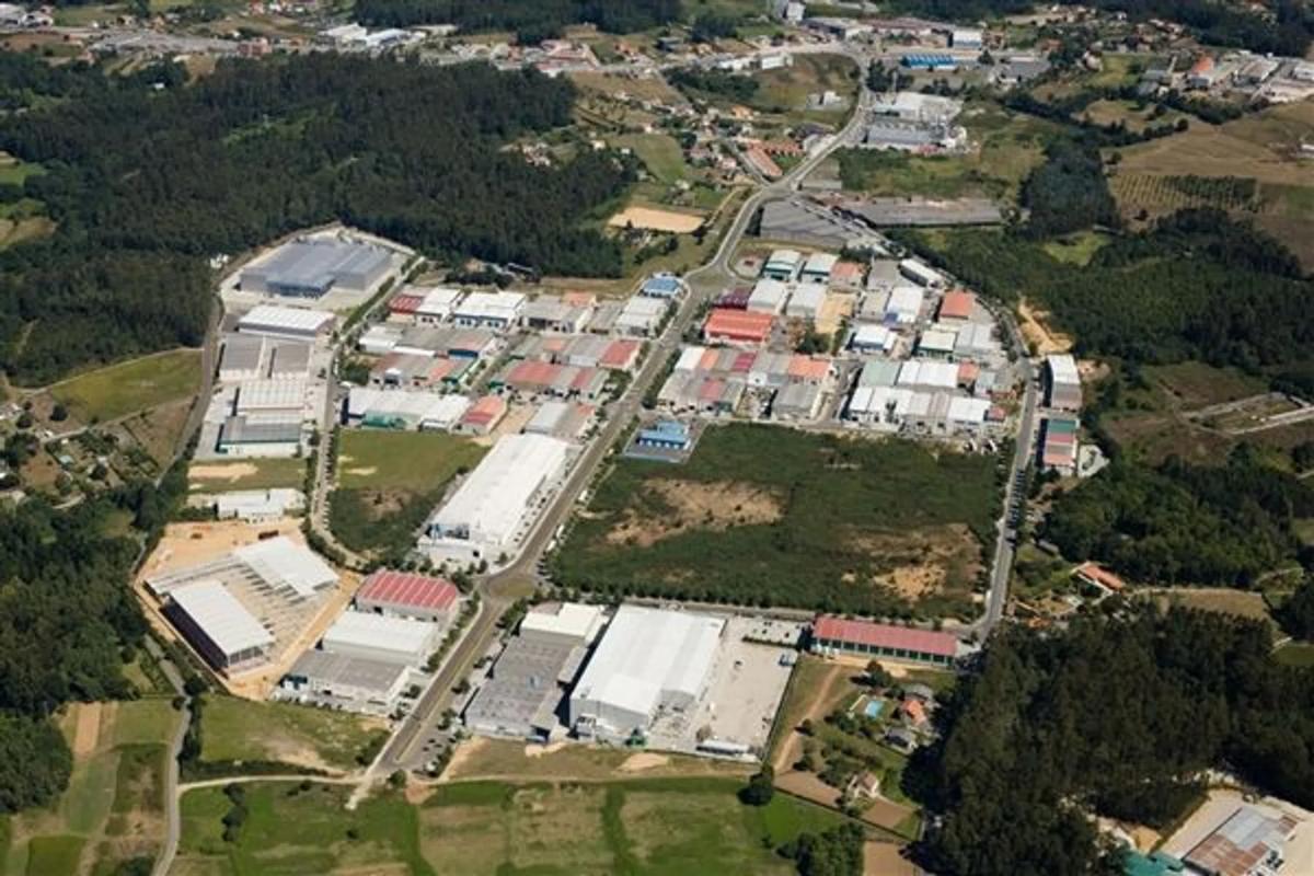 Działka na sprzedaż w Kąbrów, A Coruña photo 1