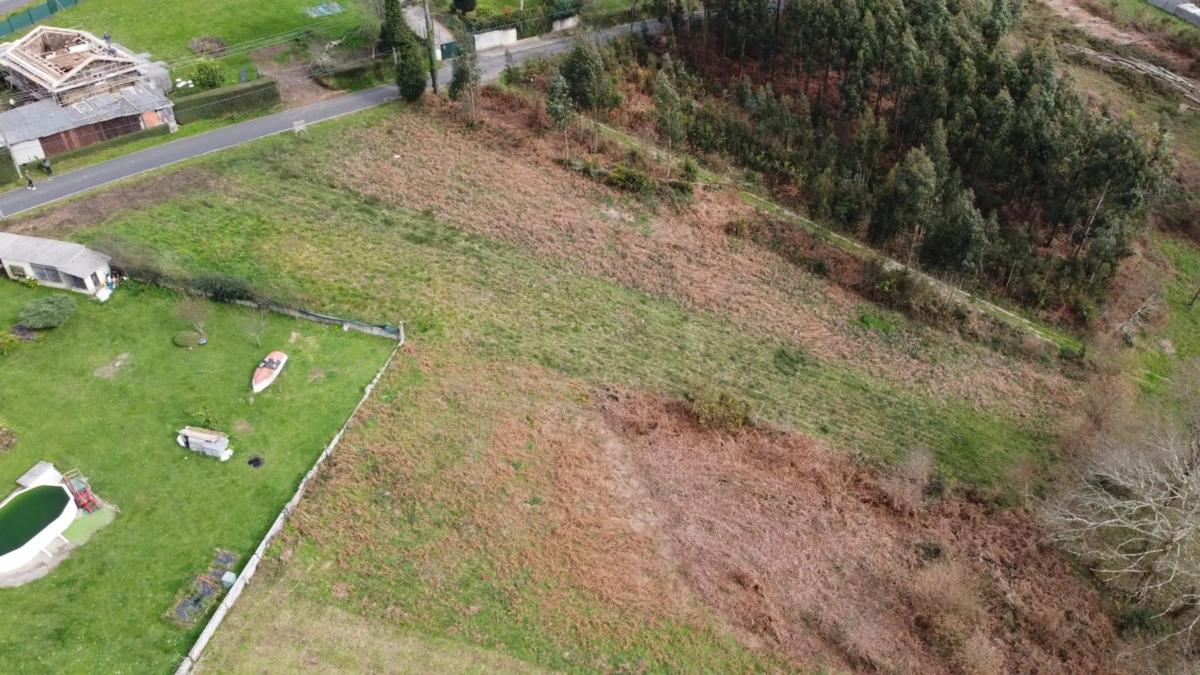 Terreno en venta en Miño, A Coruña photo 1