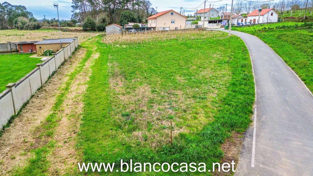 Terreno en venta en Laracha, A Coruña photo 1