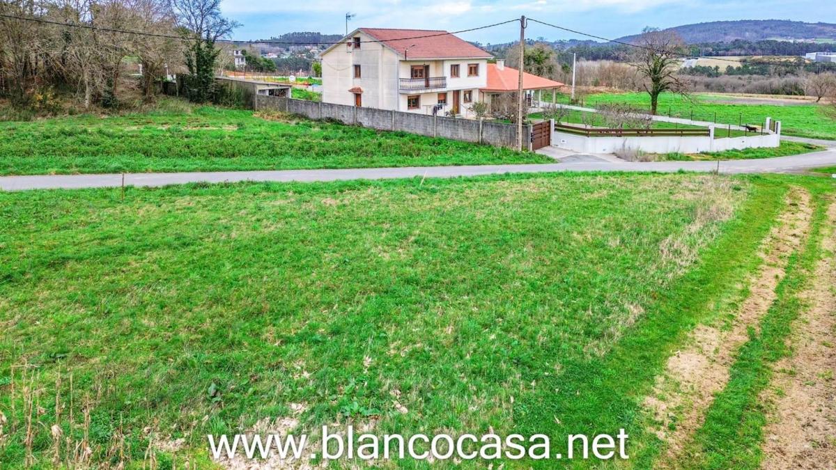 Terreno en venta en Laracha, A Coruña photo 3