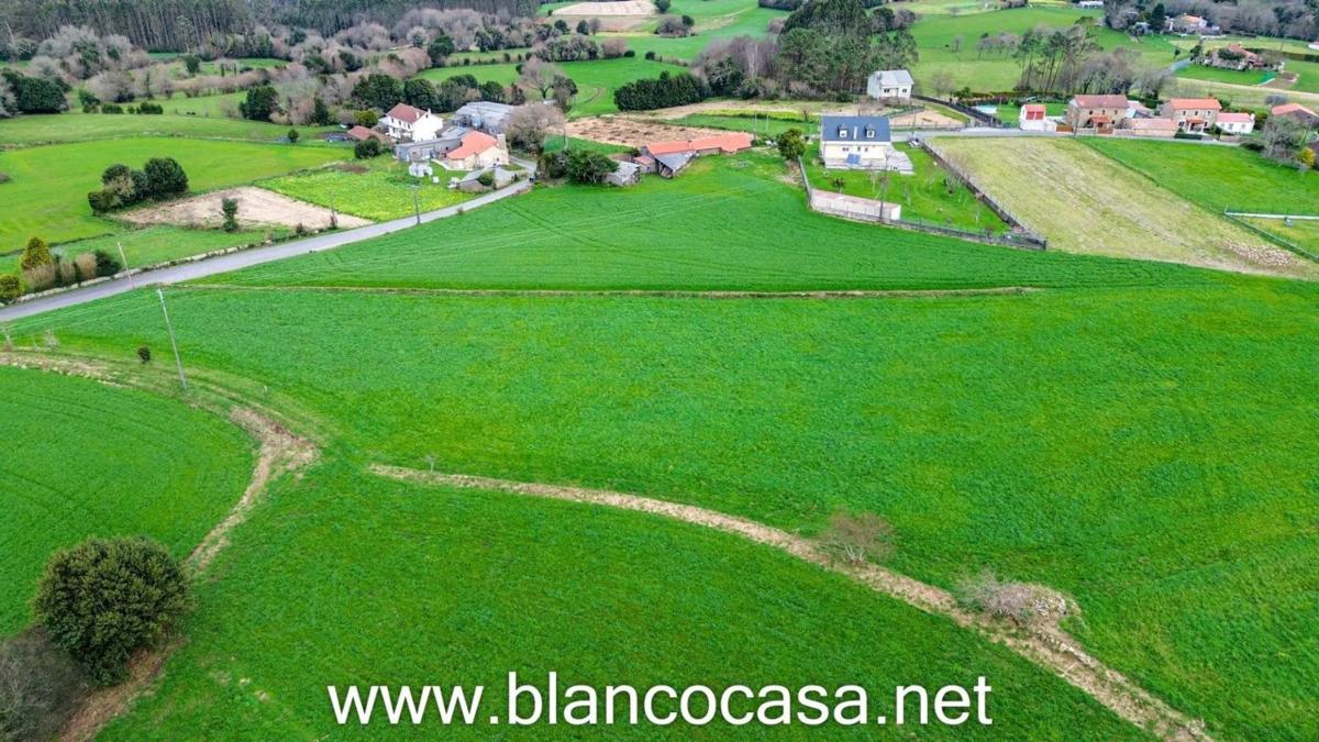 Terreno en venta en Laracha, A Coruña photo 2