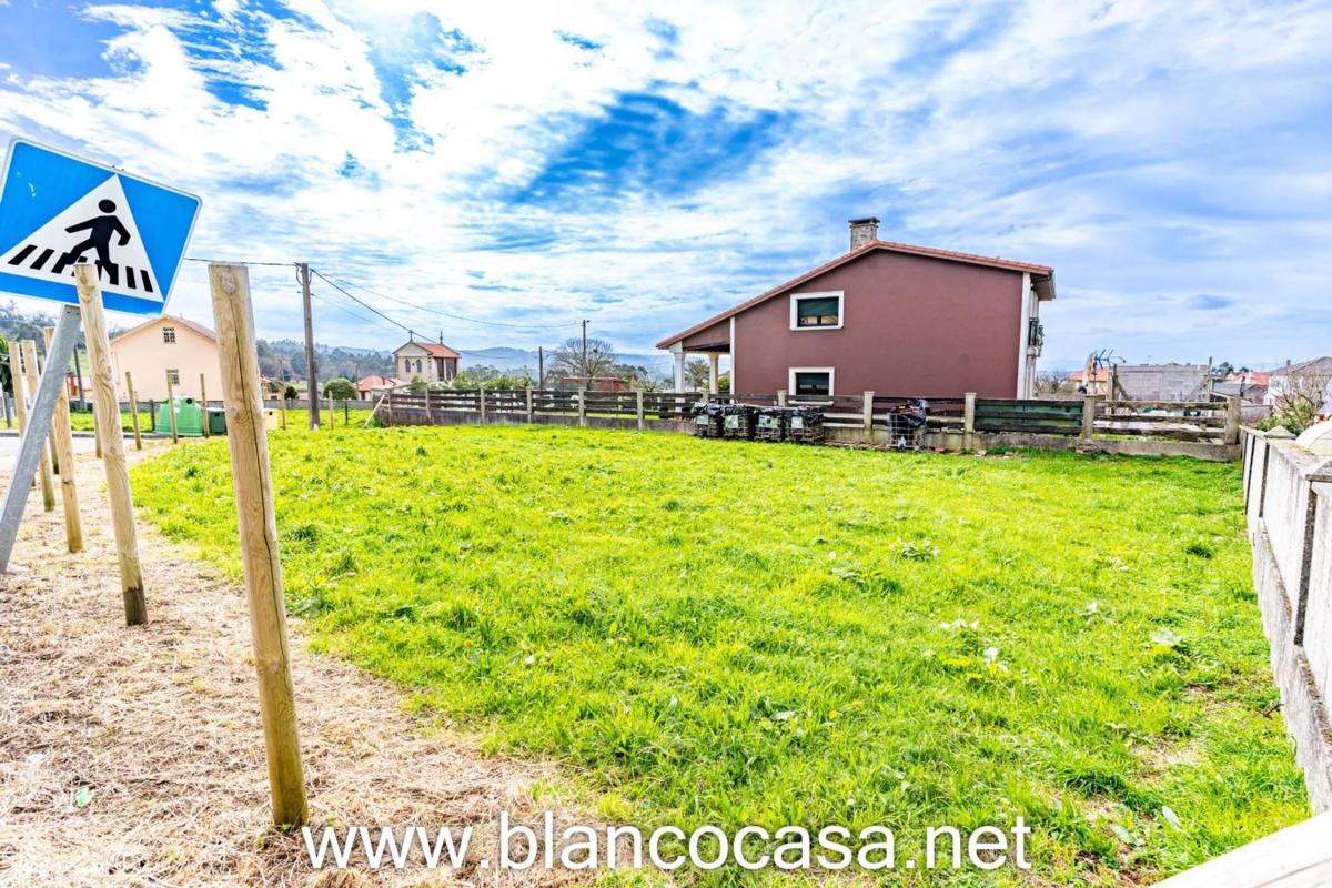 Terreno en venta en Laracha, A Coruña photo 2