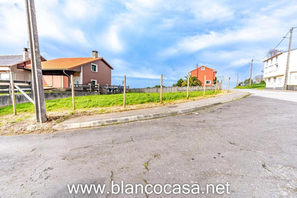 Terreno en venta en Laracha, A Coruña photo 3