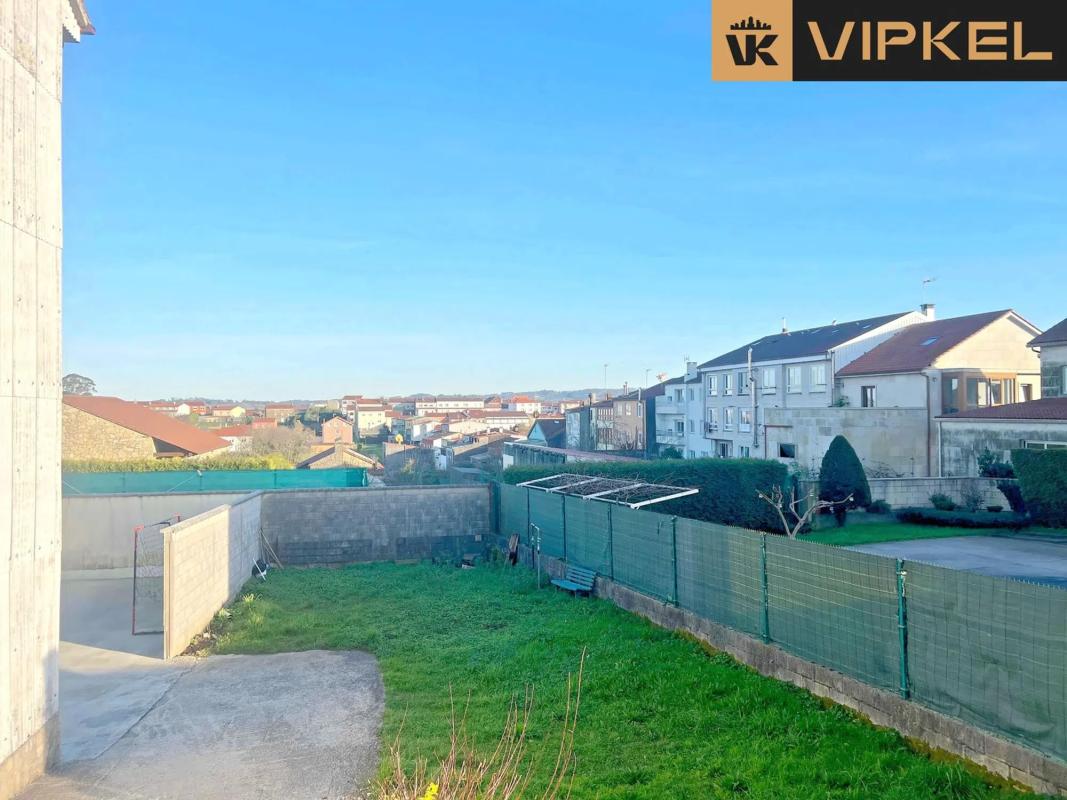 Terreno en venta en Santiago de Compostela, A Coruña photo 3