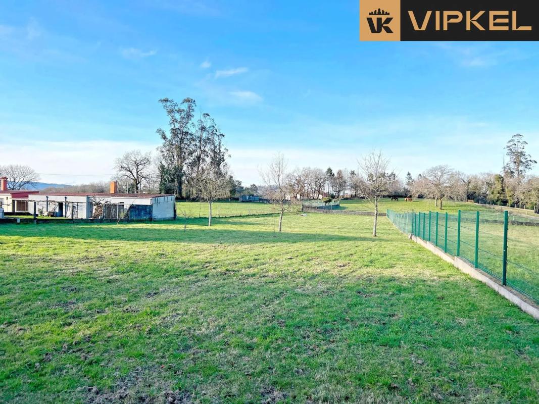 Terreno en venta en Santiago de Compostela, A Coruña photo 2