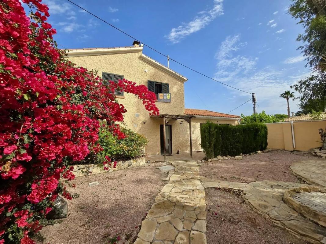 Propiedades en venta y alquiler en España photo 2