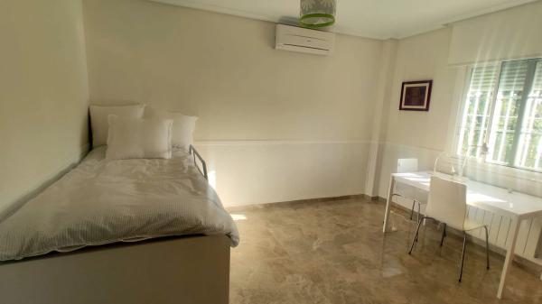 Casa independiente en calle del Vespre, 1 thumbnail 1