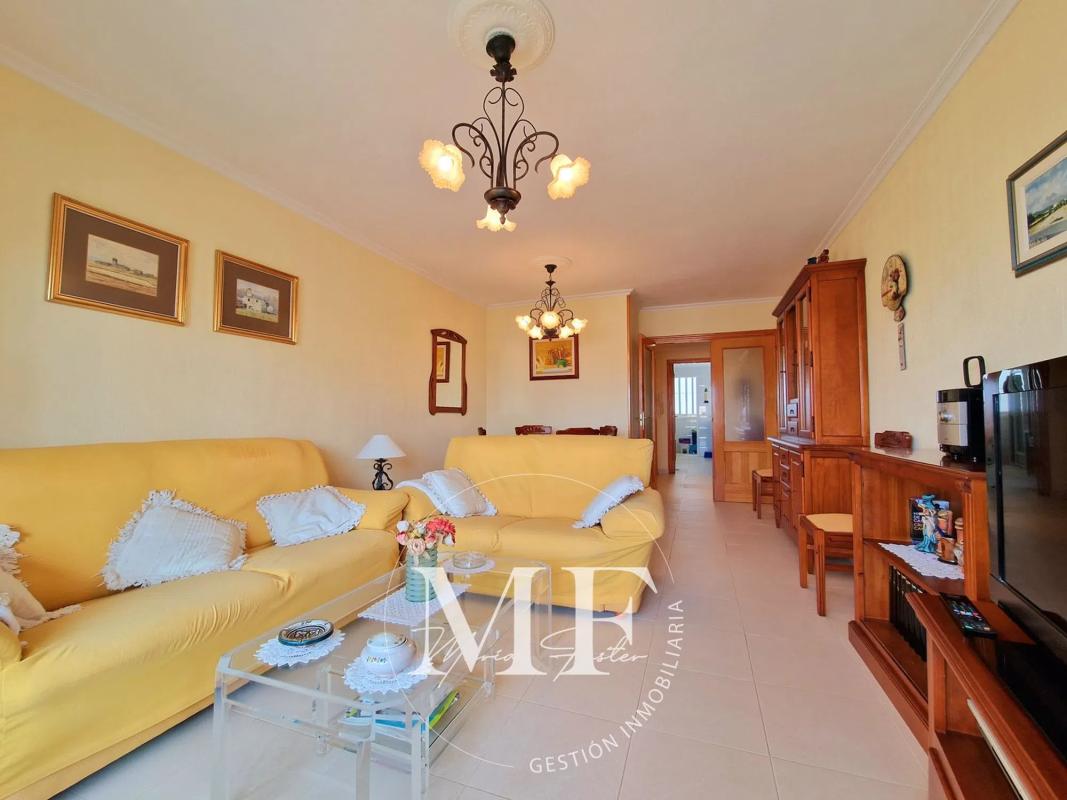 Sale of apartment in Avenida del Fabraquer, El Campello
photo 1