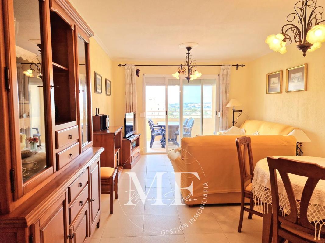 Sale of apartment in Avenida del Fabraquer, El Campello
photo 2