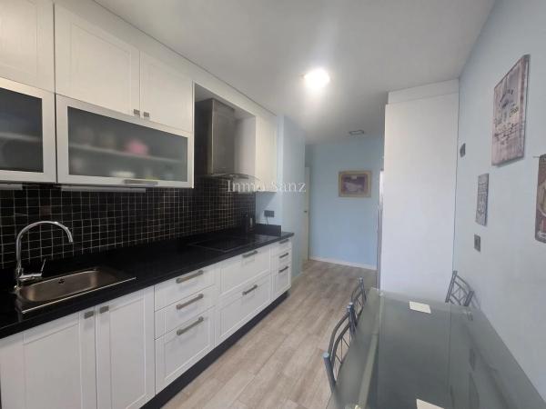 Продажа квартиры в  Avenida de Germanies, Эль-Кампельо photo 2
