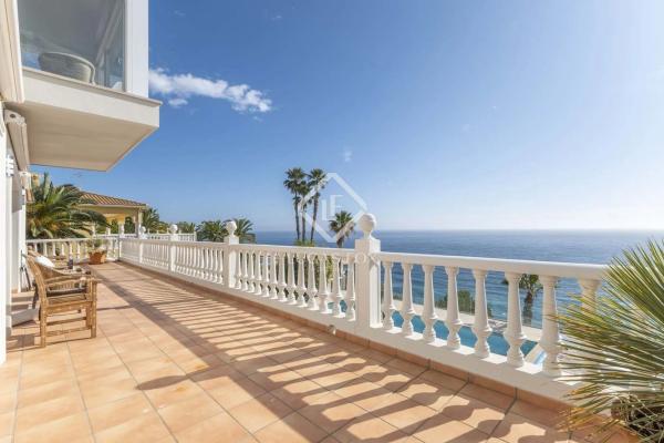 Detached villa for sale in Pueblo Acantilado - Lanuza, El Campello photo 1