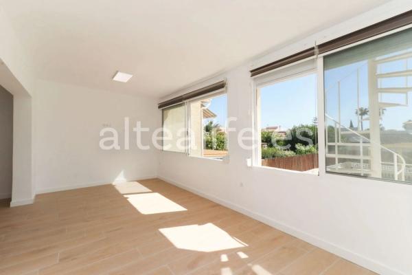 Chalet adosado en calle Brussel·les photo 4