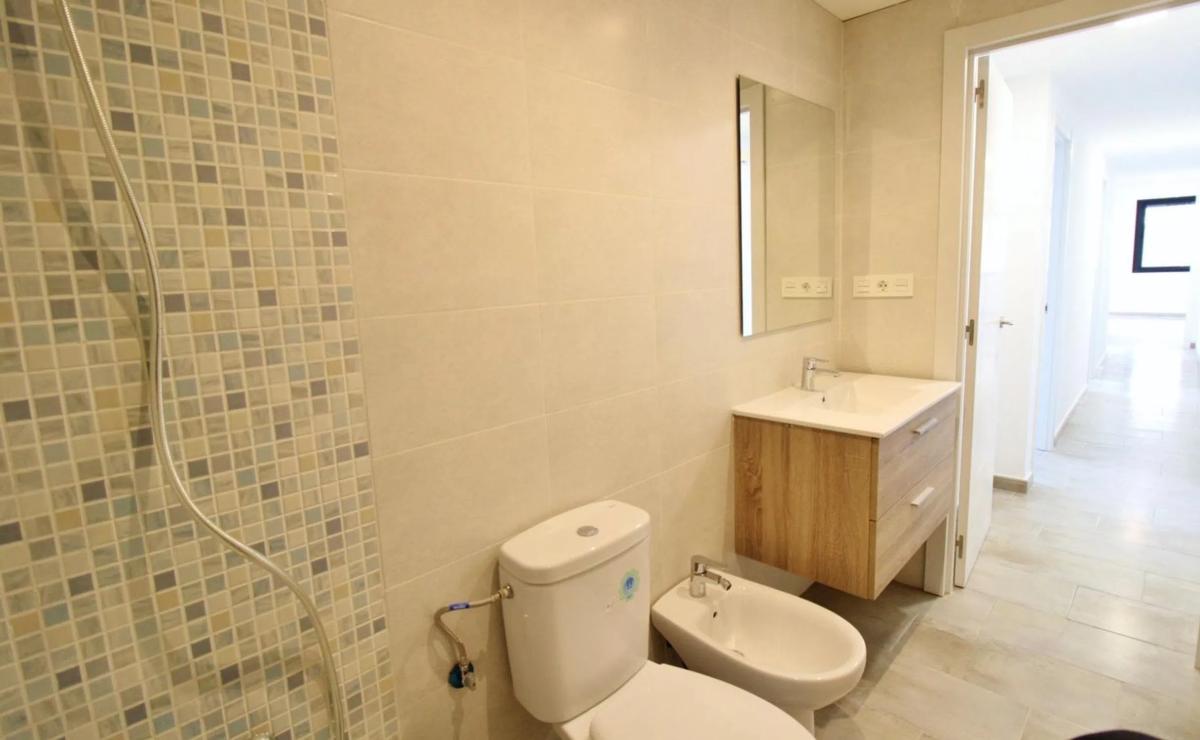 Sale of apartment in Campello Playa, El Campello
 photo 5